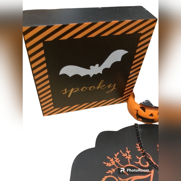 Halloween Decoration Lot Vintage Inspired Signs Treat box Hand Towels - Picture 2 of 4